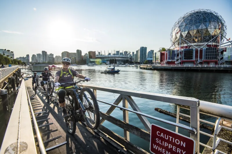 Maneuver Vancouver – Hans Rey, Steve Peat & Wade Simmons’ Urban MTB Adventure