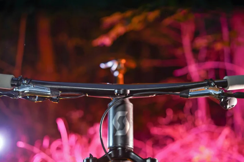 Bike Ahead’s The Unit ICR is Sleek, Light & Maybe the Most Expensive MTB Handlebar