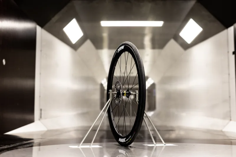 Mavic Introduces Their First Sub $1000 Carbon Wheelset, The Cosmic S Carbon 42