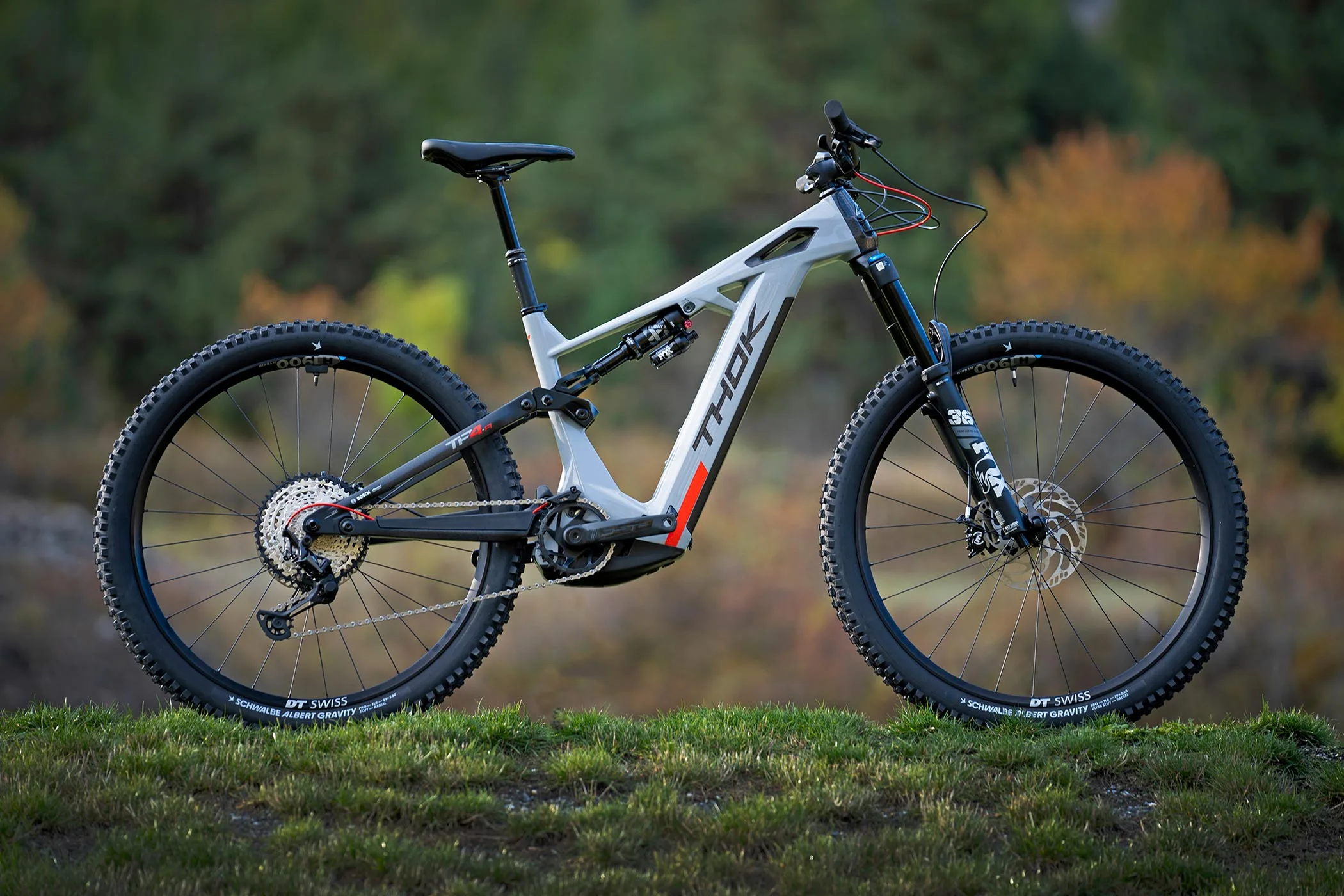 Thok TP4 modular carbon all-mountain eMTB with Bosch CX motor and variable batteries, made-in-Italy